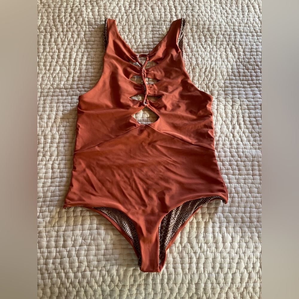 Acacia Mauka Large EUC